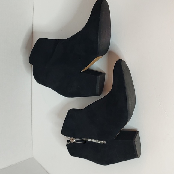 Black Soft Suede Leather Block Heeled  Ankle Boots with Silver Side Zipper sz 11 - Picture 3 of 7